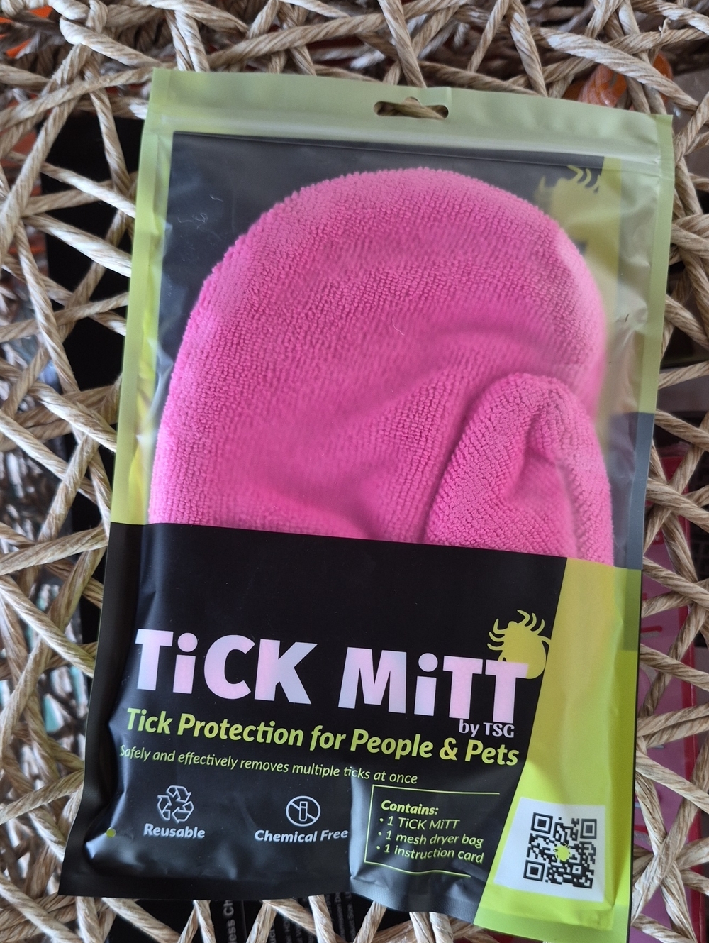 TiCK MiTT Tick Protection Mitt for Pets and People - Pink